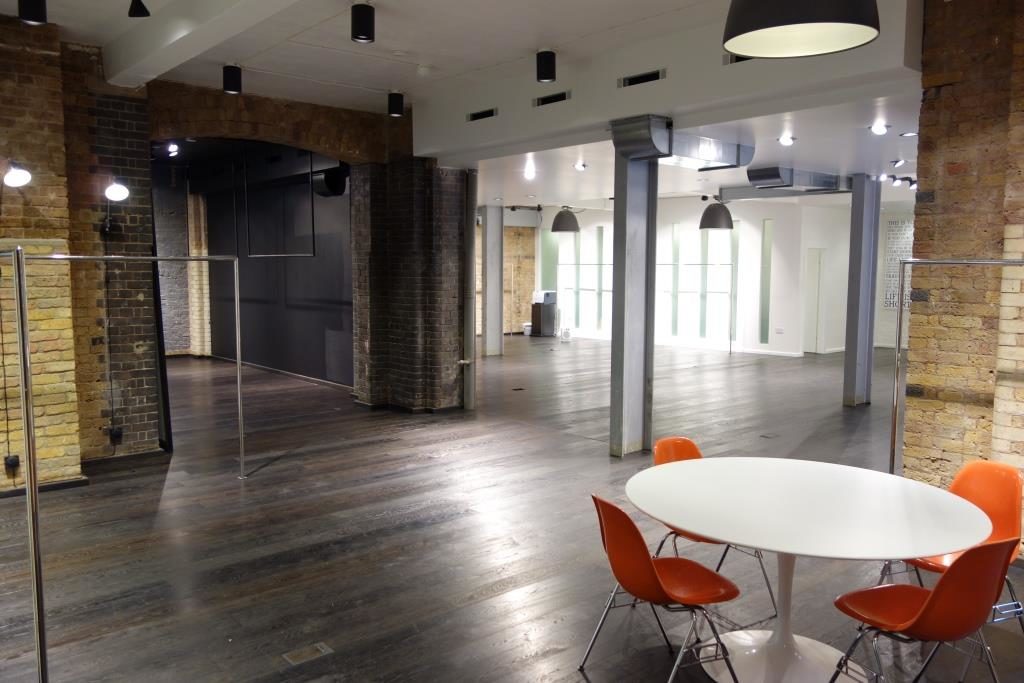 Oui 2 Rooms