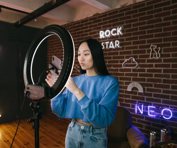 Social Media Influencer